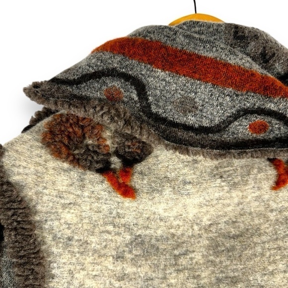 4 for $40 SALE! Indigo Thread Co. Embroidered Boiled Wool Vest, Tan Floral, OSFM - Picture 12 of 15